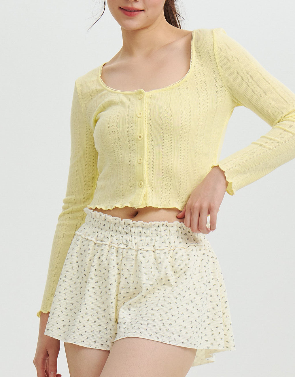 Pantalones cortos de salón con estampado floral de merengue